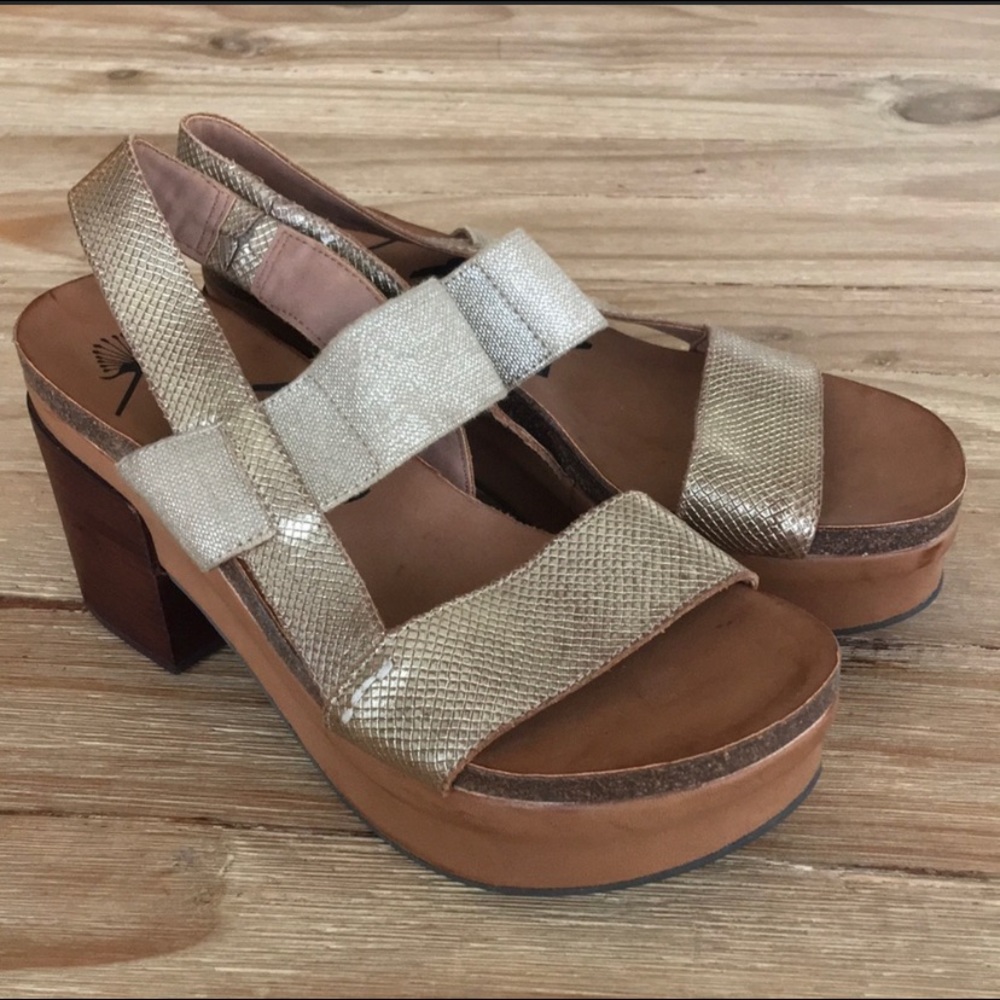 OTBT Indio metallic leather block platforms